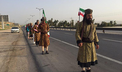 پیاده روی اقوام ایرانی از شیراز تا خلیج فارس+فیلم