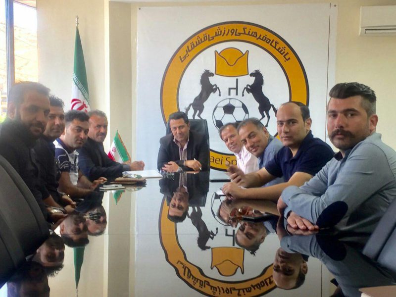 جلسه همفکری اعضای گروه رسانه ای باشگاه قشقایی در شیراز برگزار شد.
