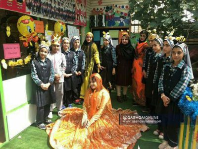 عکس / حضور بانوی معلم با لباس قشقایی در مدرسه صفریان اصفهان