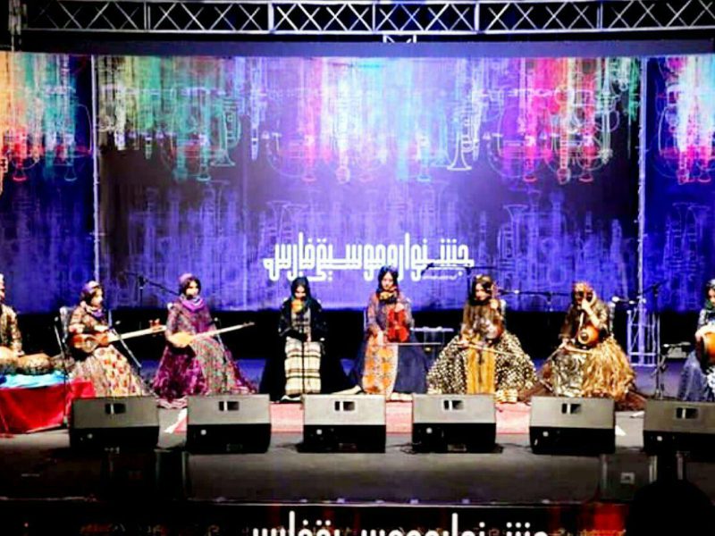 اجرای گروه موسیقی قشقایی یاغلیق در جشنواره موسیقی فارس (قسمت اول)